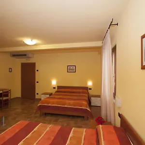 Santucci *** Asís
